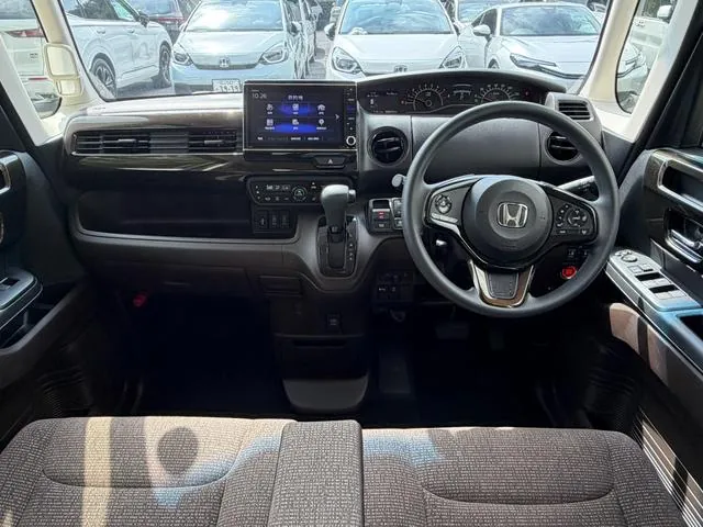 Honda N-Box 2022 photo 2