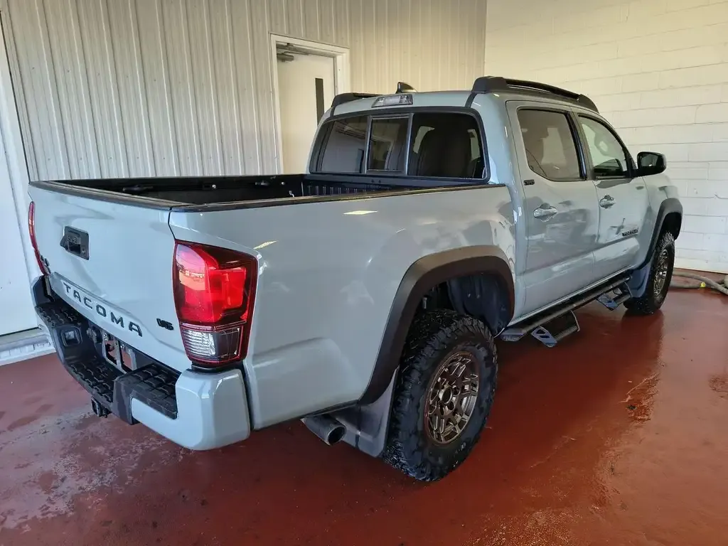 Toyota Tacoma 2023 photo 2