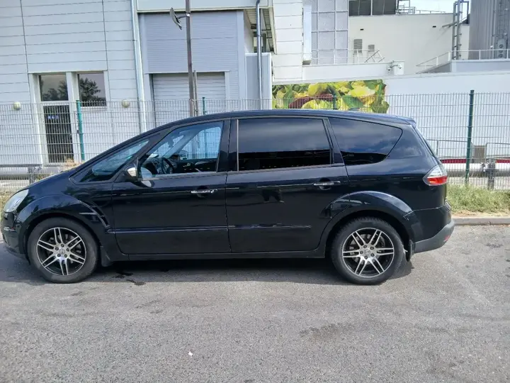 Ford S-Max 2009 photo 2