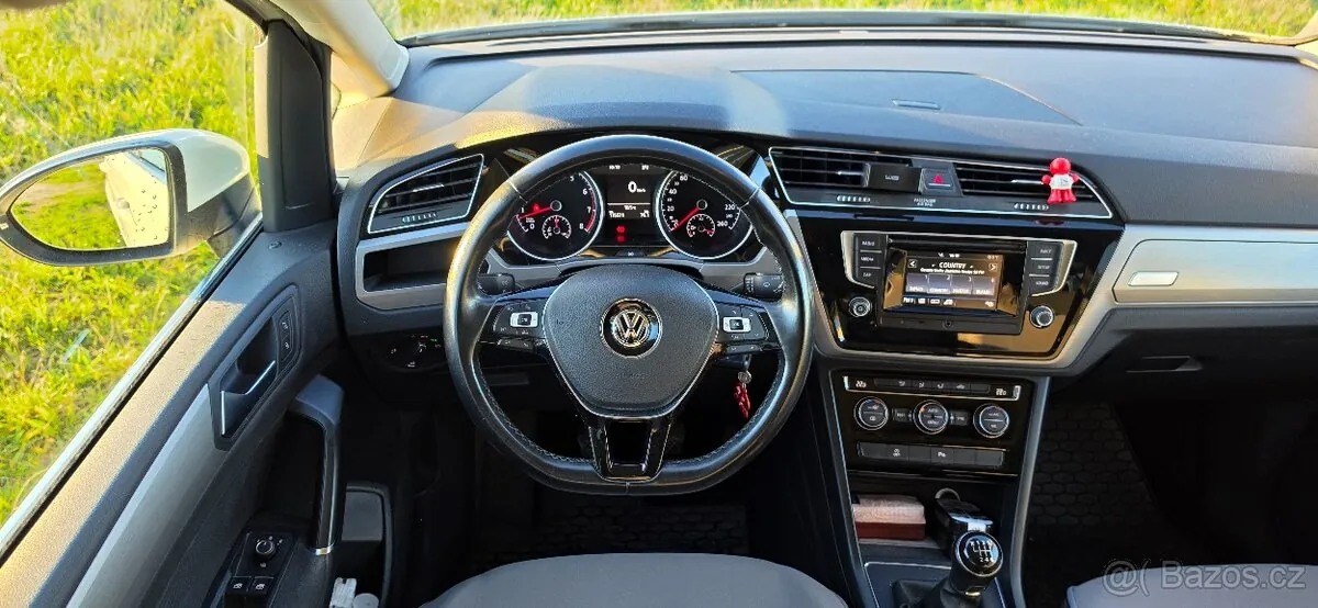 Volkswagen Touran 2017 photo 5