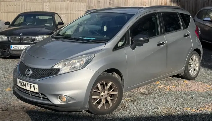Nissan Note 2014 photo 2