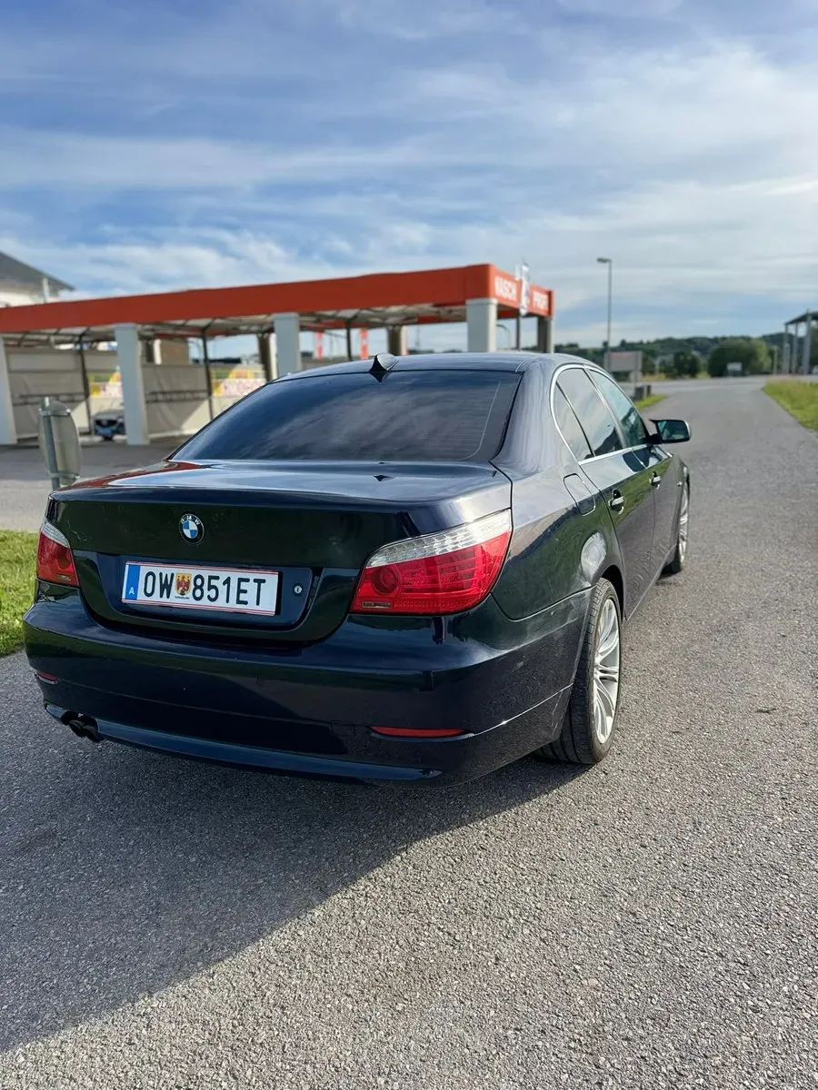 BMW 5 Series 2008 photo 2