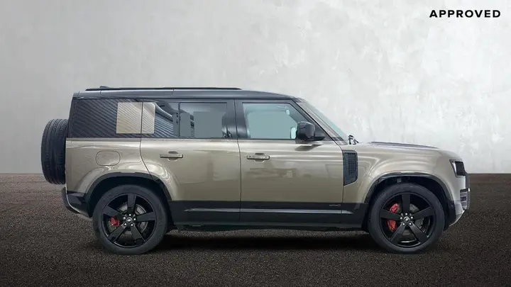 Land Rover Defender 110 2025 photo 5