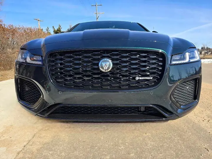 Jaguar Xf 2024 photo 3