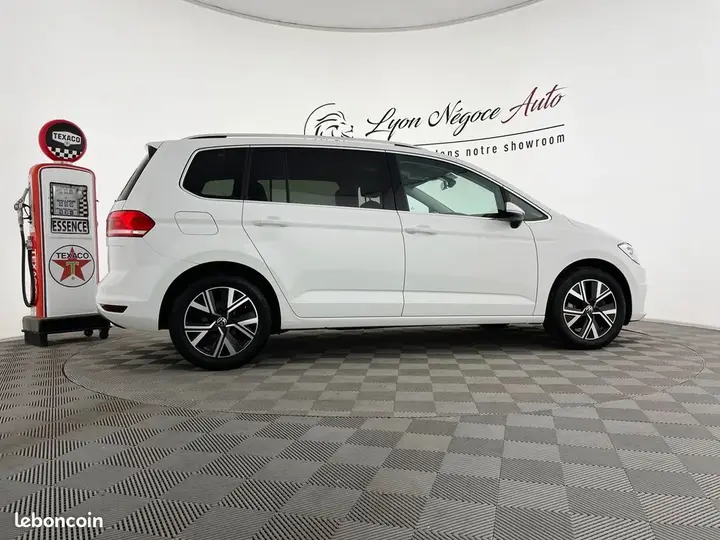 Volkswagen Touran 2022 photo 3