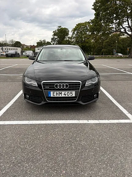 Audi A4 2012 photo 2