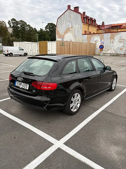 Audi A4 2012 photo 4