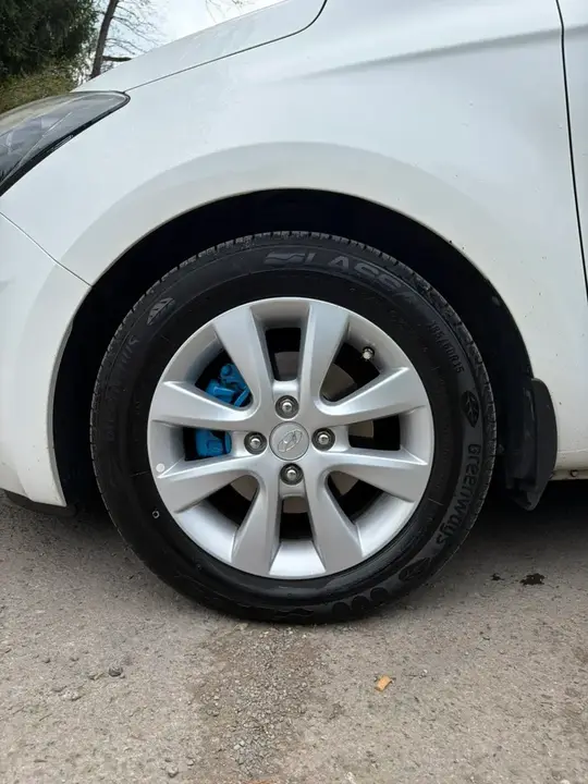 Hyundai I20 2013 photo 3