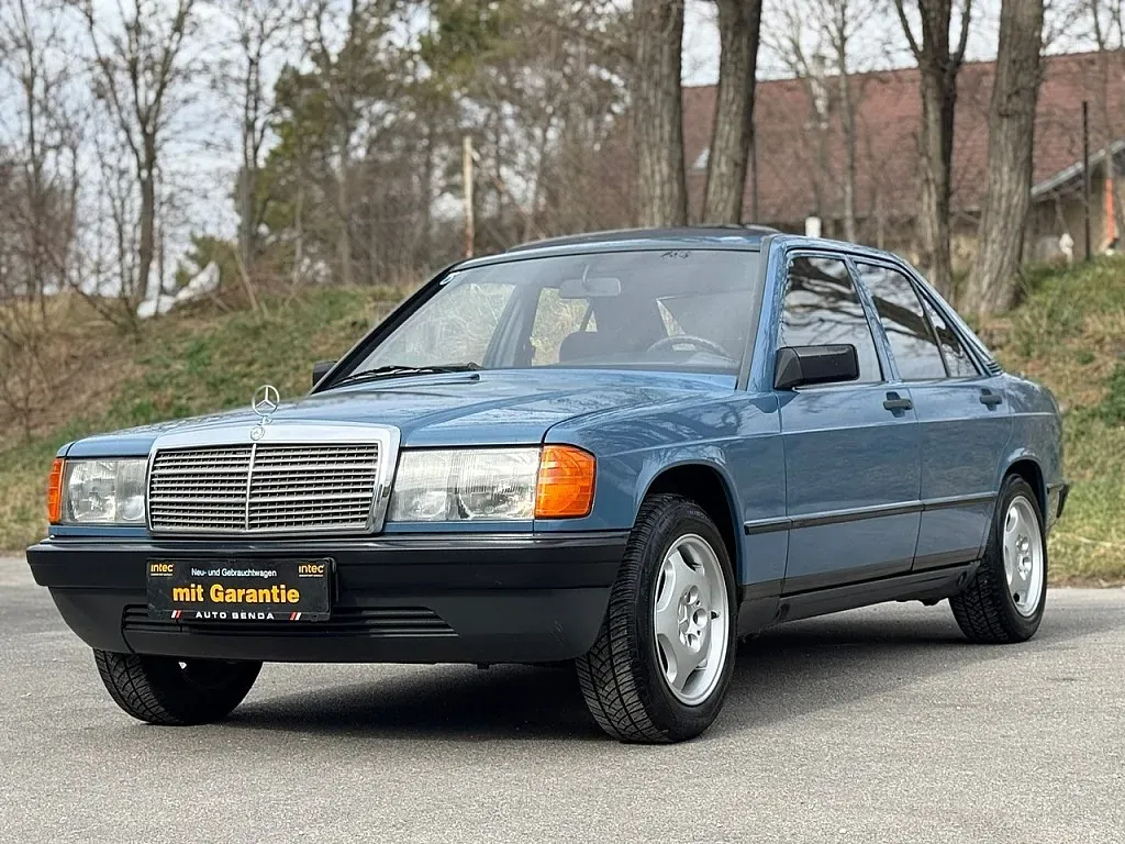 Mercedes-Benz 190 1983 photo 3