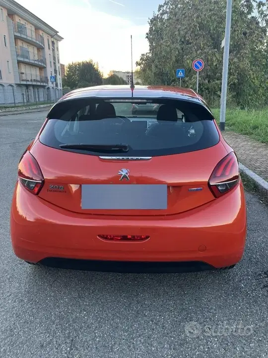 Peugeot 208 2015 photo 3