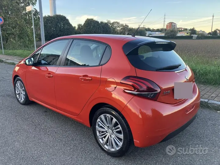 Peugeot 208 2015 photo 4