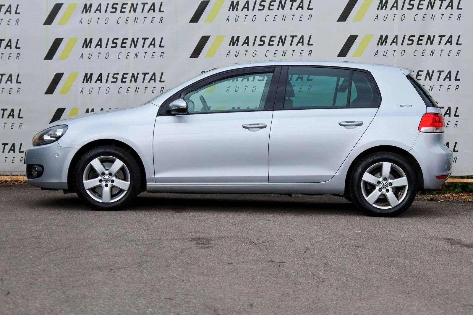 Volkswagen Golf 2010 photo 4