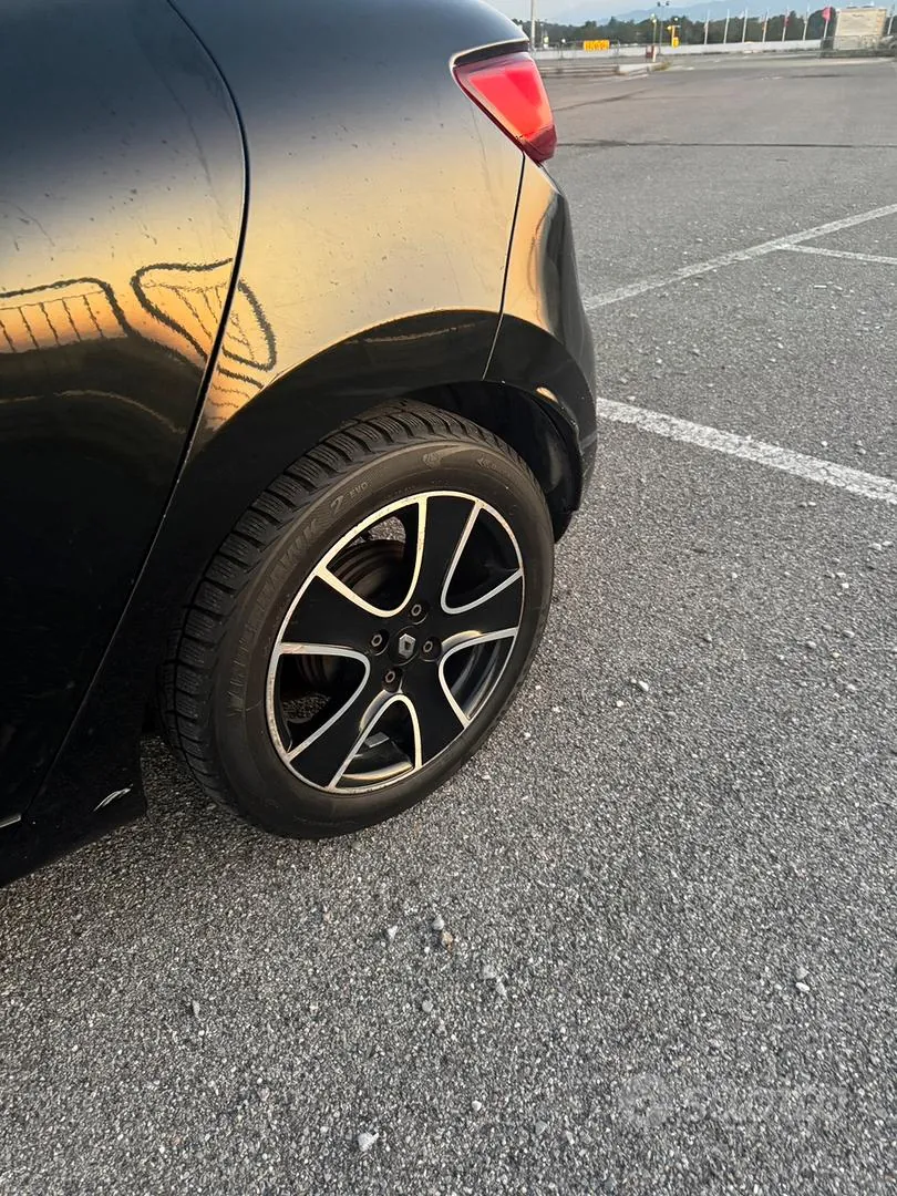Renault Clio 2012 photo 2