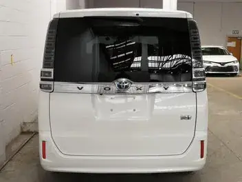 Toyota Voxy 2017 photo 5