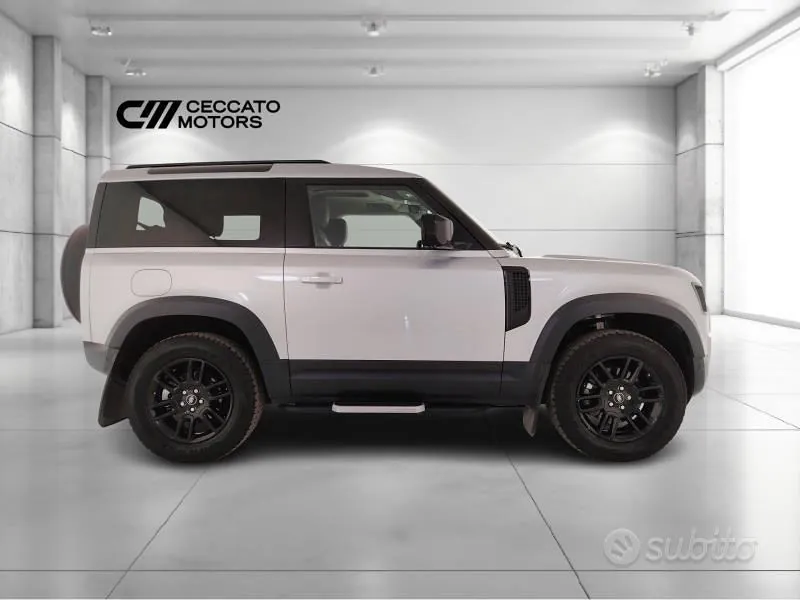 Land Rover Defender 2021 photo 3
