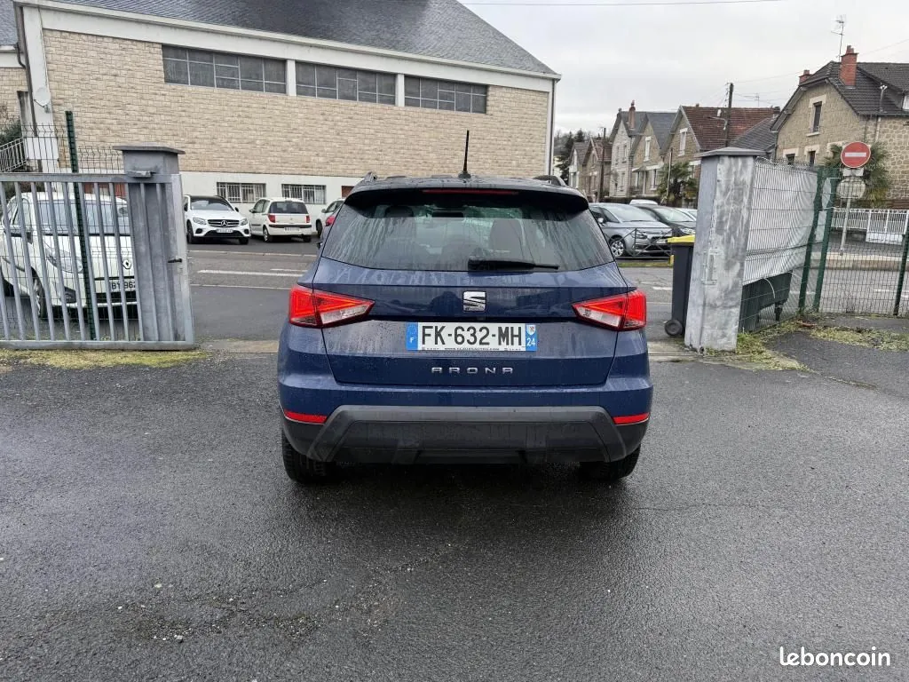 Seat Arona 2019 photo 4