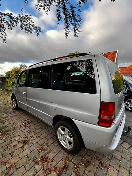 Mercedes-Benz V220 2003 photo 4