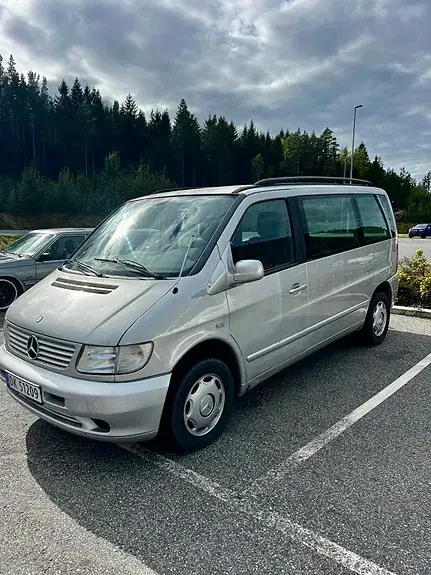Mercedes-Benz V220