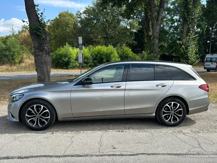 Mercedes-Benz C-Class 2019 photo 2