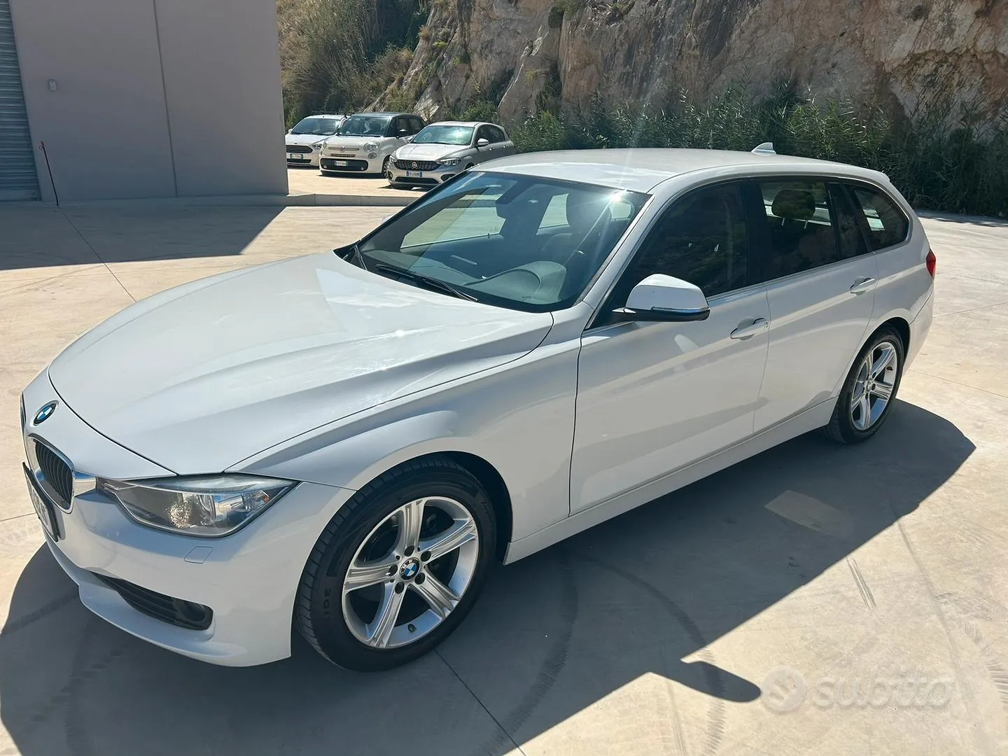 BMW 318 2014 photo 2