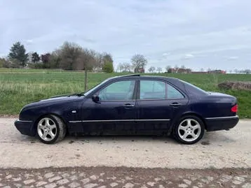 Mercedes-Benz E-Class 1998 photo 3