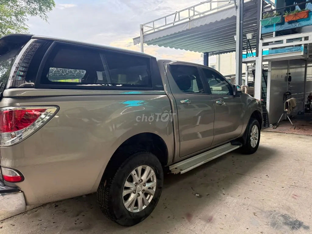 Mazda Bt-50 2015 photo 2