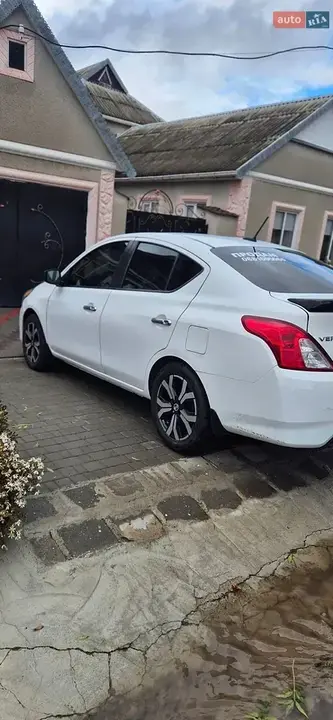 Nissan Versa 2016 photo 4