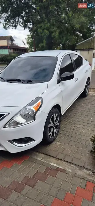 Nissan Versa 2016 photo 3