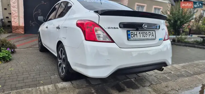 Nissan Versa 2016 photo 5