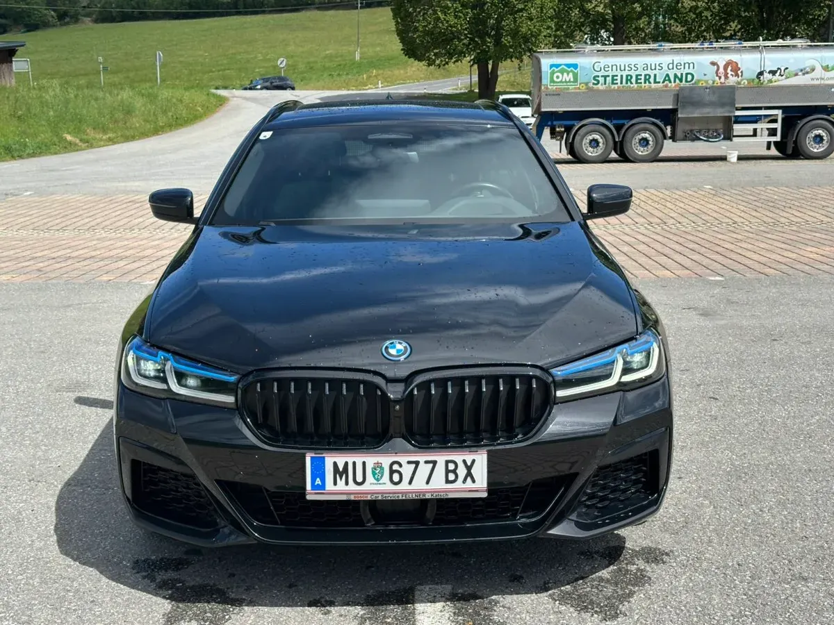 BMW 5 Series 2022 photo 3