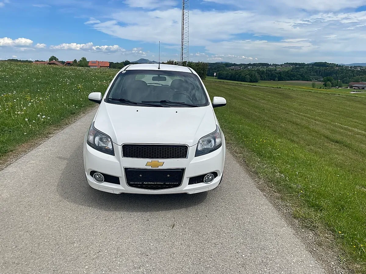 Chevrolet Aveo 2011 photo 3