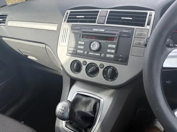 Ford C-Max 2010 photo 5