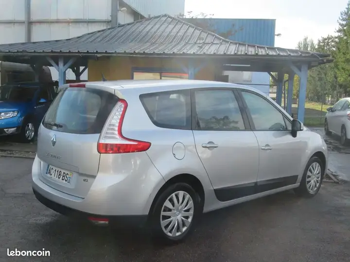 Renault Grand Scenic 2009 photo 3