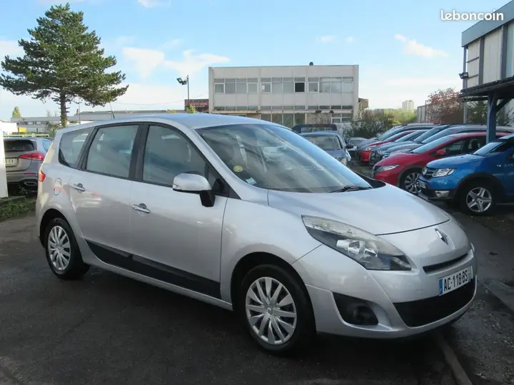 Renault Grand Scenic 2009 photo 4