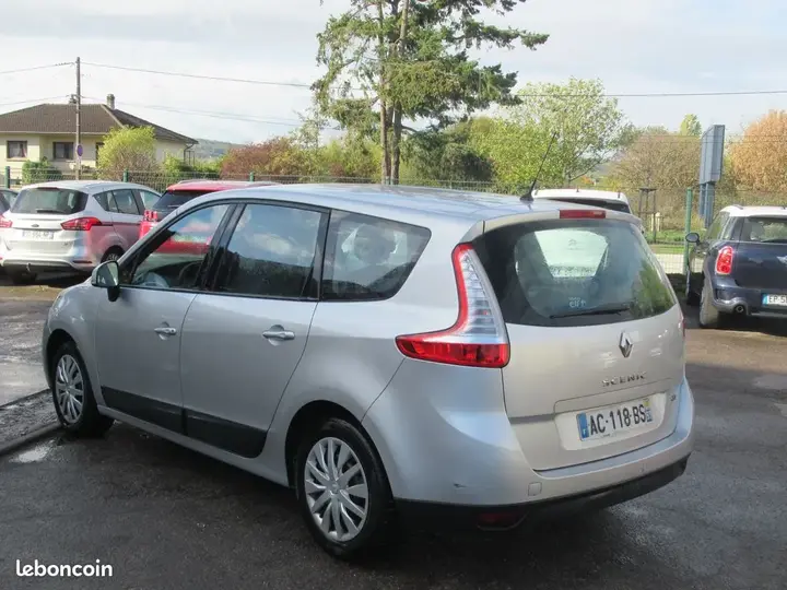 Renault Grand Scenic 2009 photo 2