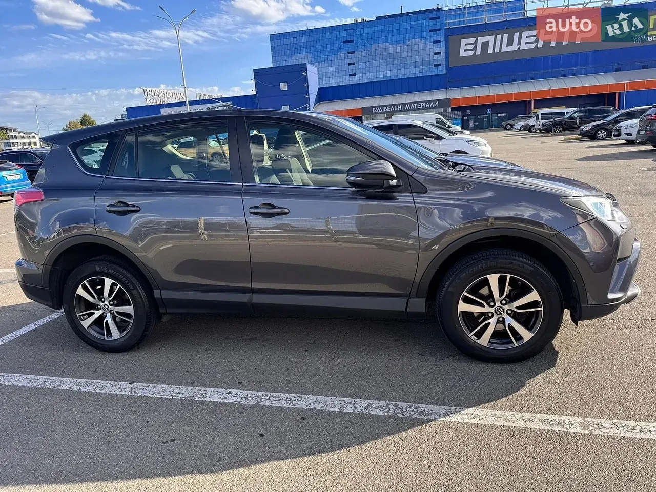 Toyota Rav4 2016 photo 5