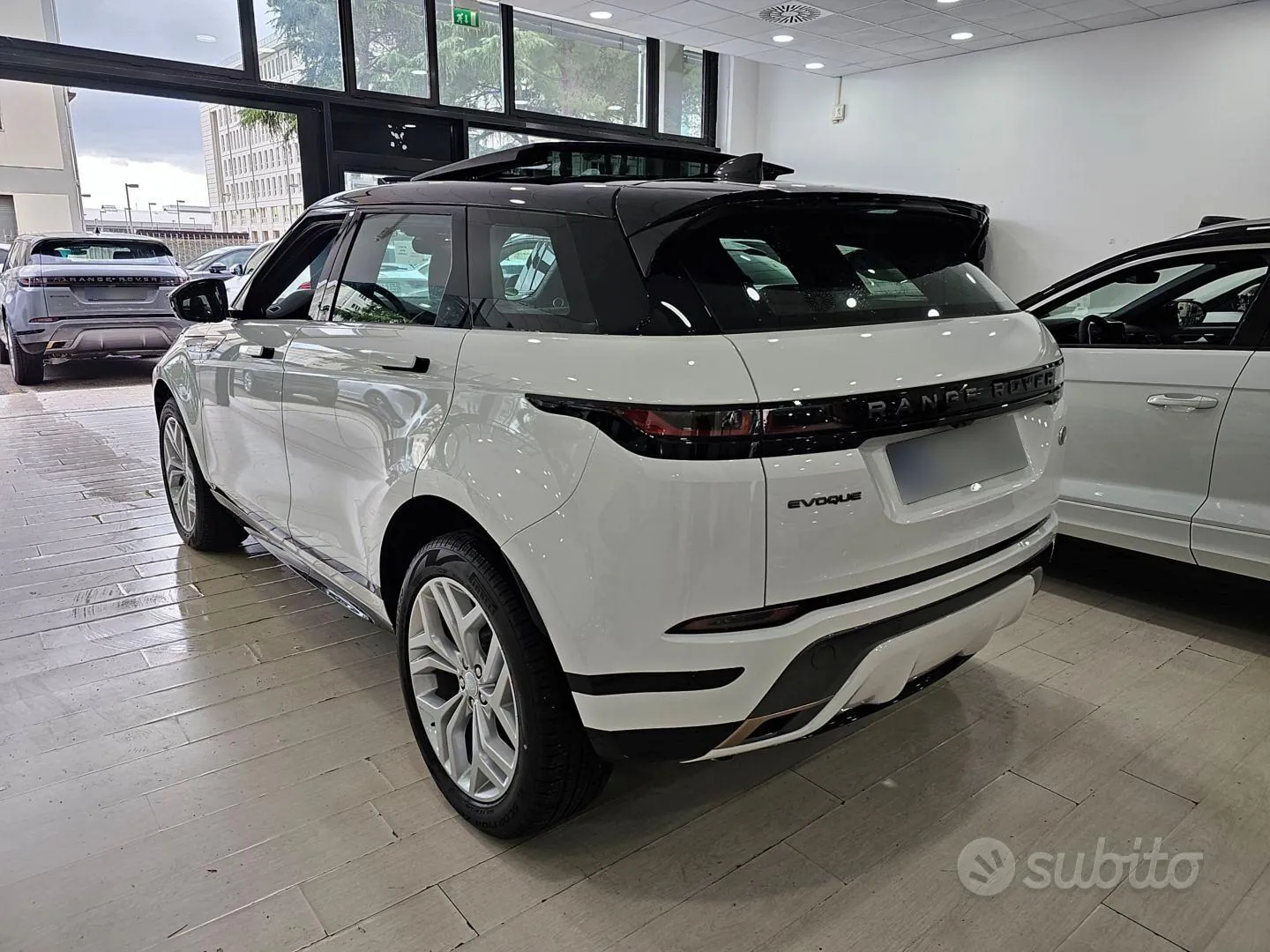 Land Rover Range Rover Evoque 2023 photo 5