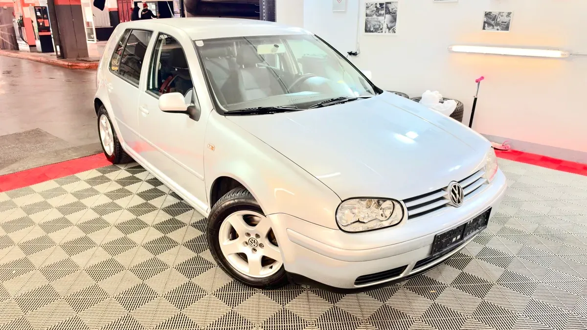 Volkswagen Golf 2002 photo 2