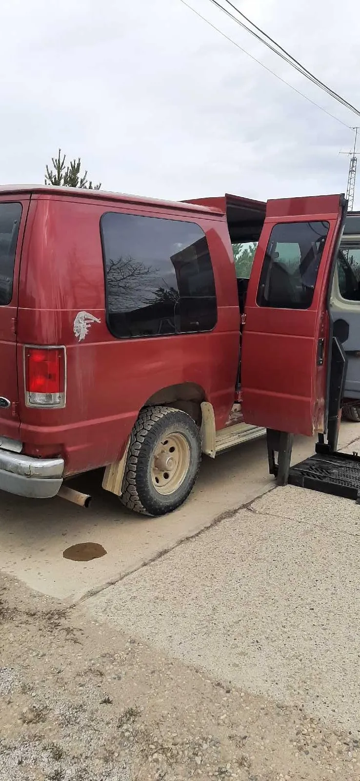 Ford E-150 2000 photo 5