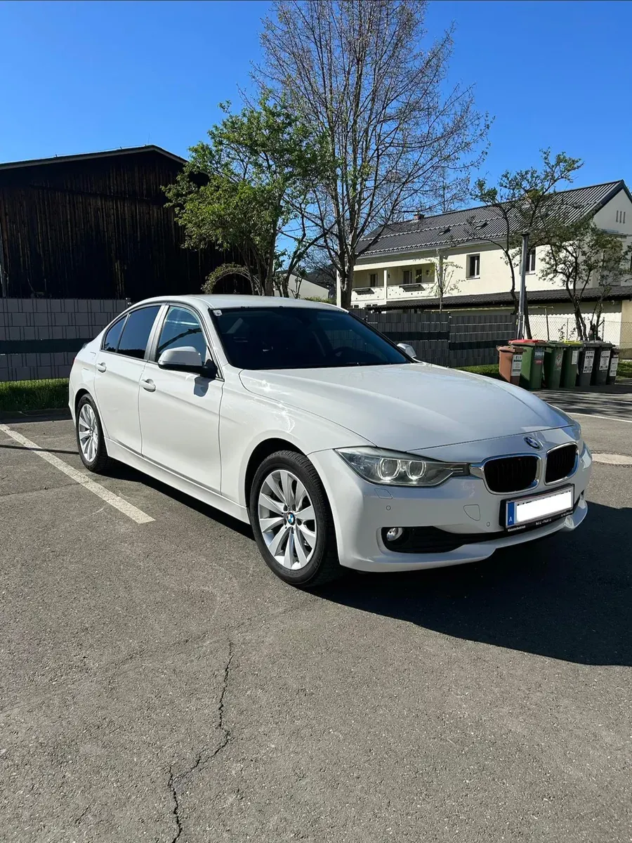 BMW 3 Series 2012 photo 3