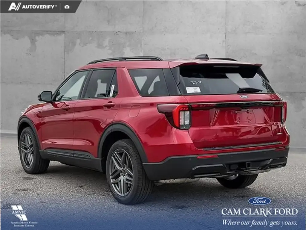 Ford Explorer 2026 photo 4