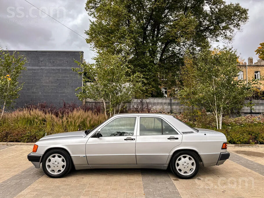Mercedes-Benz 190 1993 photo 4