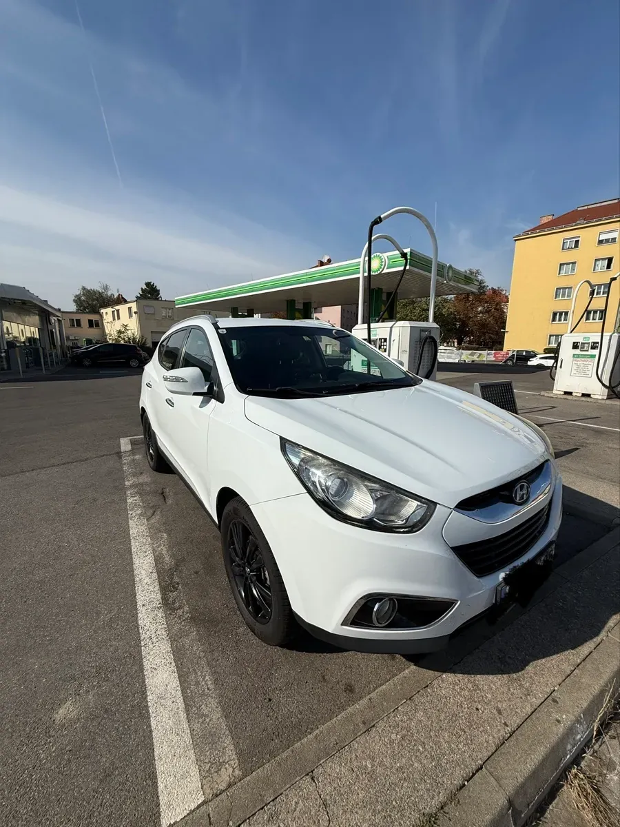 Hyundai Ix35 2011 photo 2