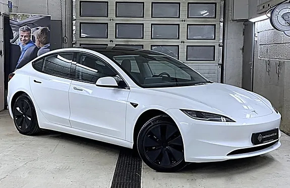 Tesla Model 3 2024 photo 2