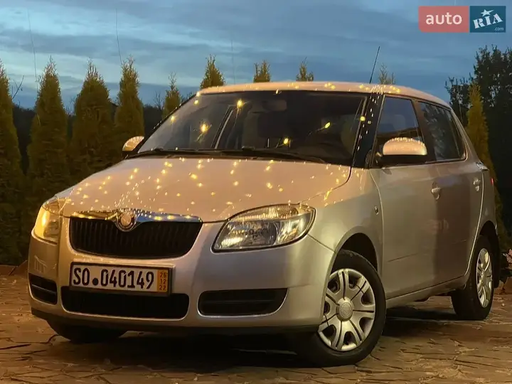 Skoda Fabia 2008 photo 2