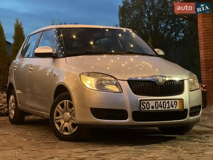 Skoda Fabia 2008 photo 3