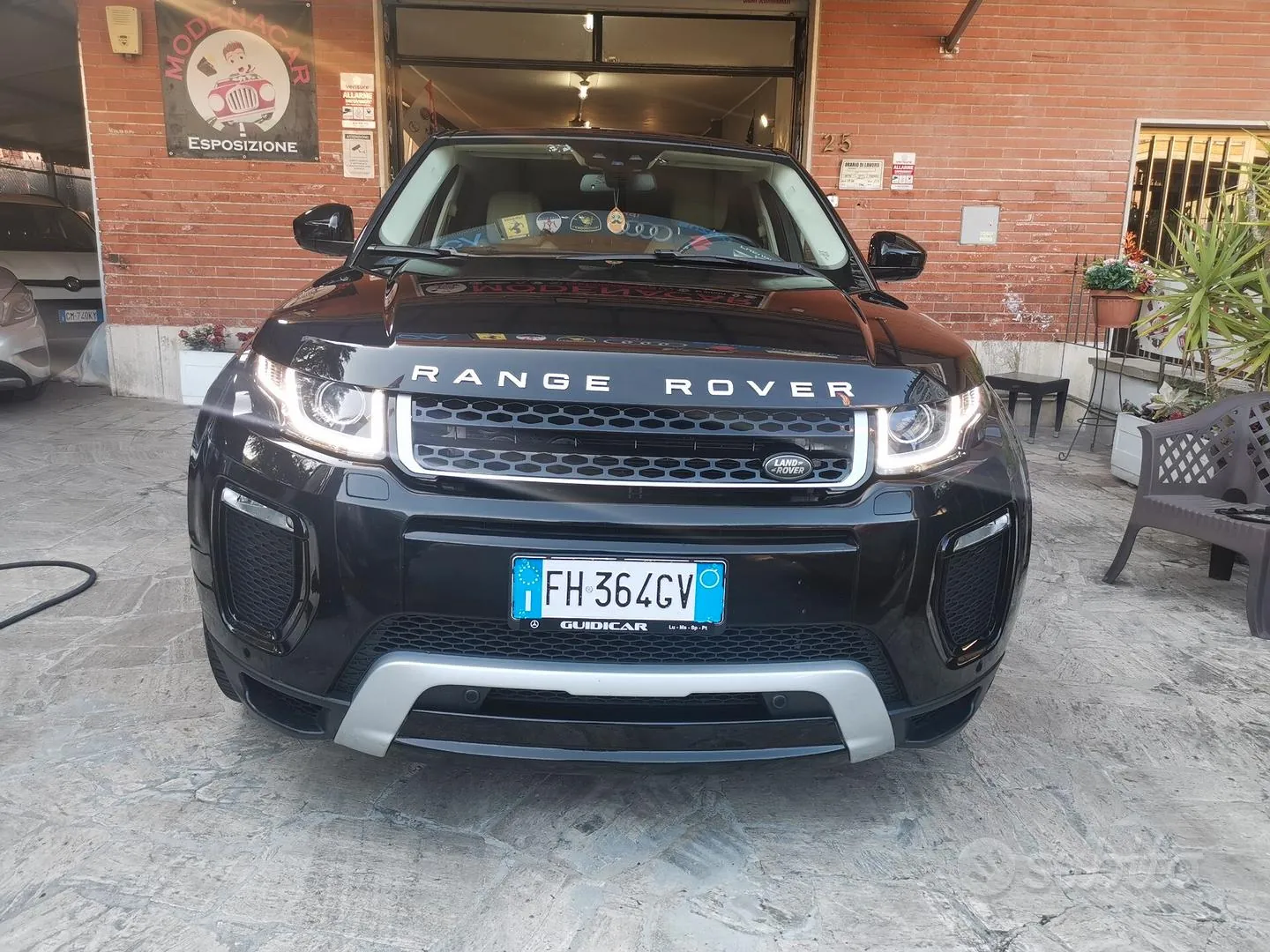 Land Rover Range Rover Evoque 2017 photo 2