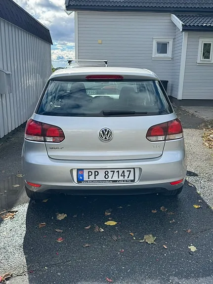 Volkswagen Golf 2010 photo 2