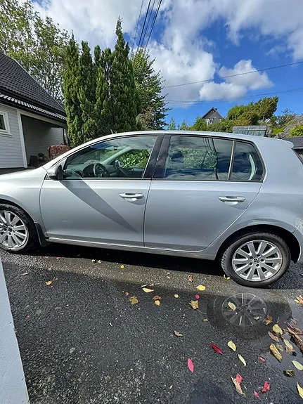 Volkswagen Golf 2010 photo 4
