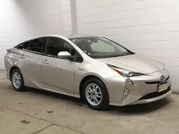 Toyota Prius 2017 photo 2